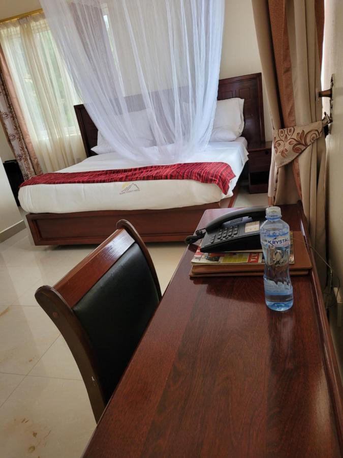 Glory Summit Hotel Hoima מראה חיצוני תמונה